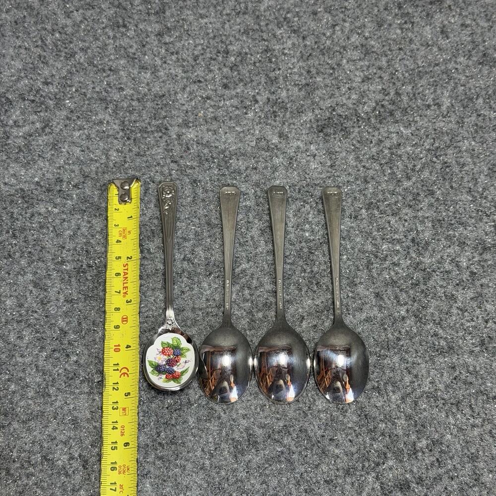 Avon Vintage Stainless Enameled Fruit Spoon Set Of 4 With Fruit Made In Japan - Picture 6 of 6